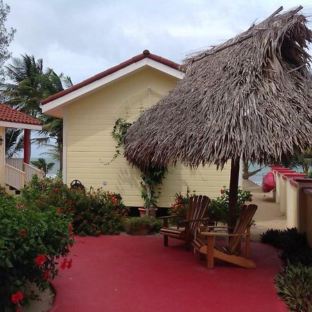 The White Horse Inn - Hopkins Village Beach Belize Eksteriør bilde